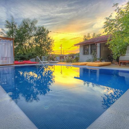 Ephesus Lodge كيرازلي المظهر الخارجي الصورة