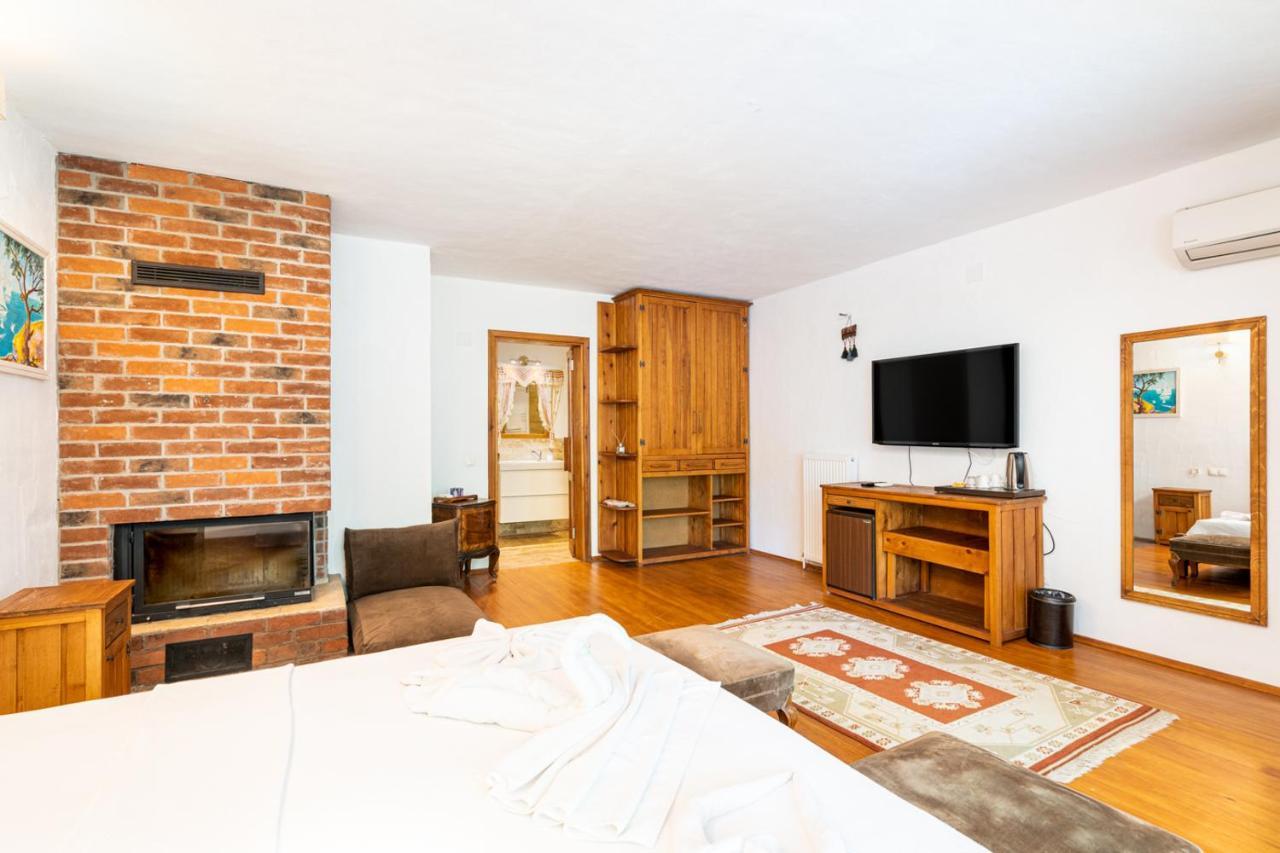 Ephesus Lodge كيرازلي المظهر الخارجي الصورة