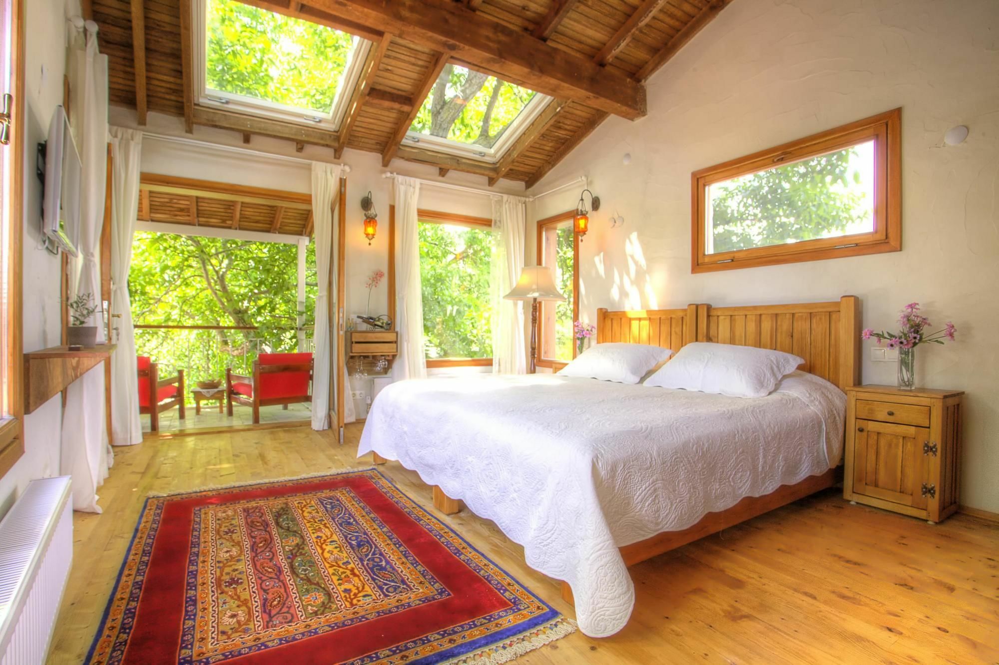 Ephesus Lodge كيرازلي المظهر الخارجي الصورة