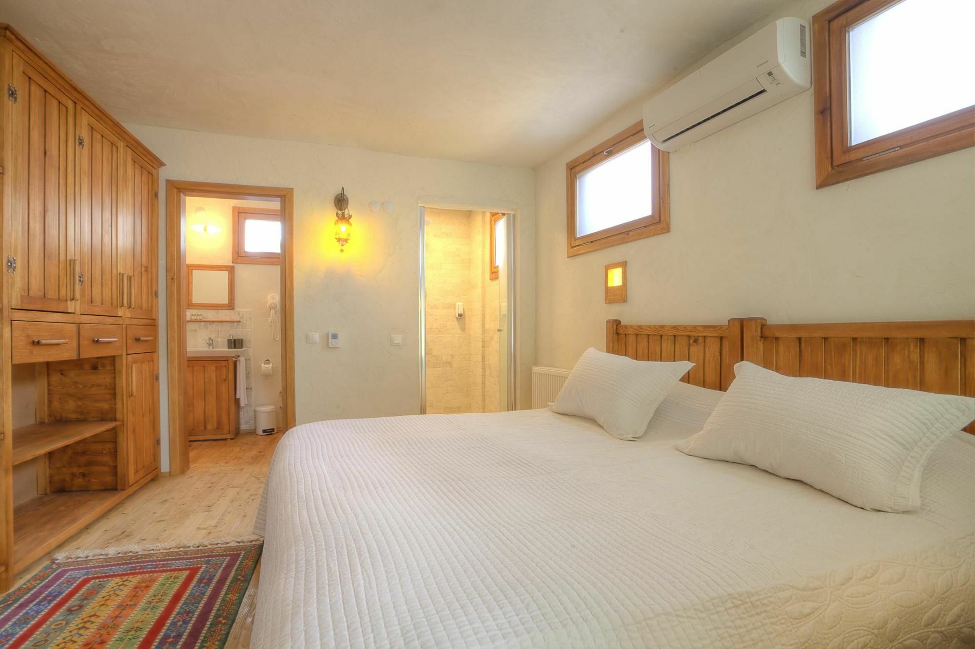Ephesus Lodge كيرازلي المظهر الخارجي الصورة