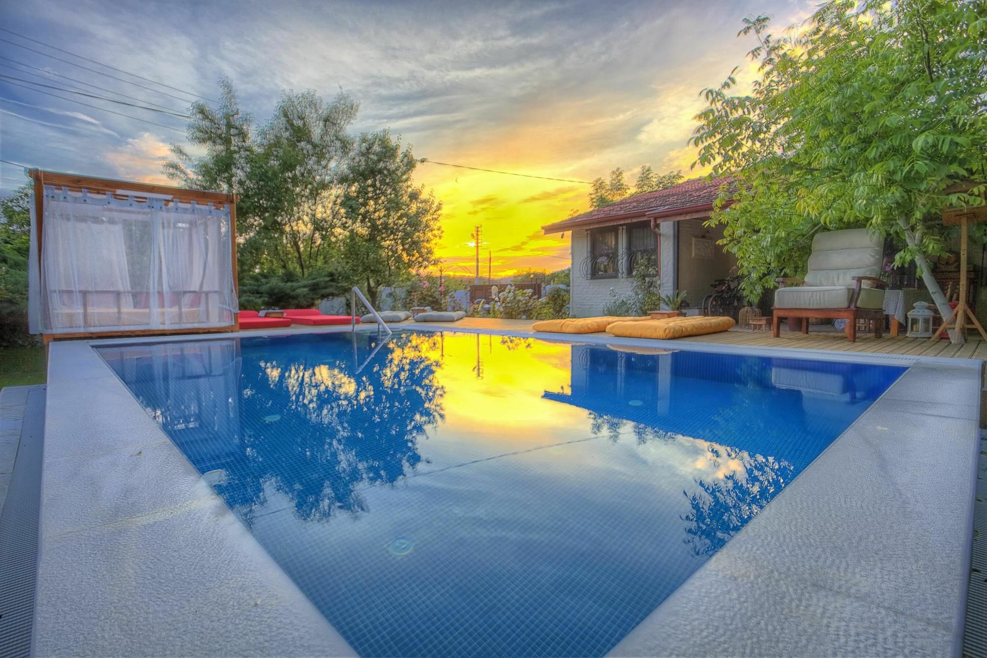 Ephesus Lodge كيرازلي المظهر الخارجي الصورة