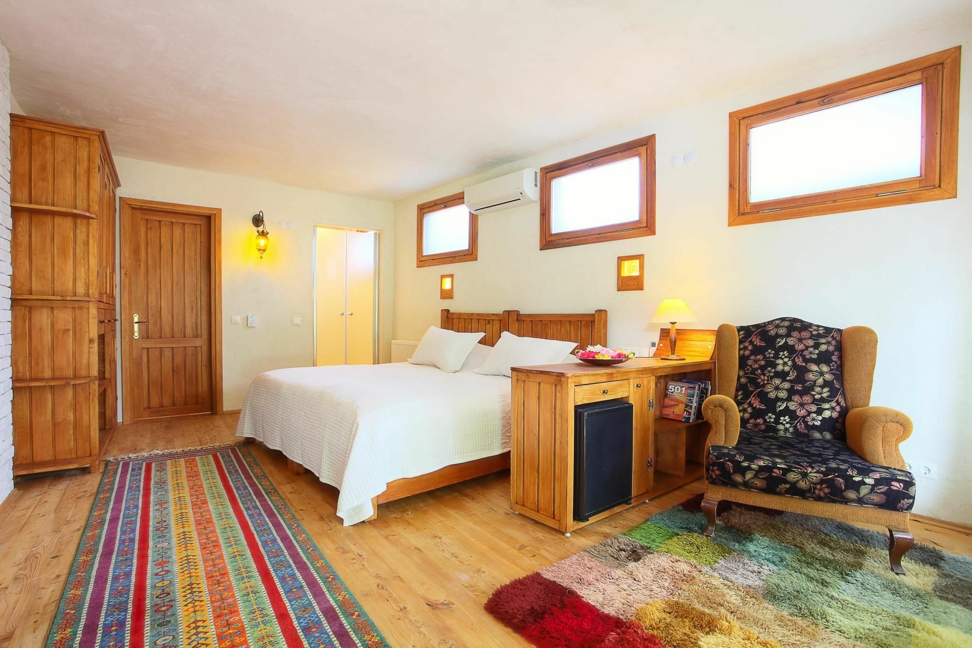 Ephesus Lodge كيرازلي المظهر الخارجي الصورة
