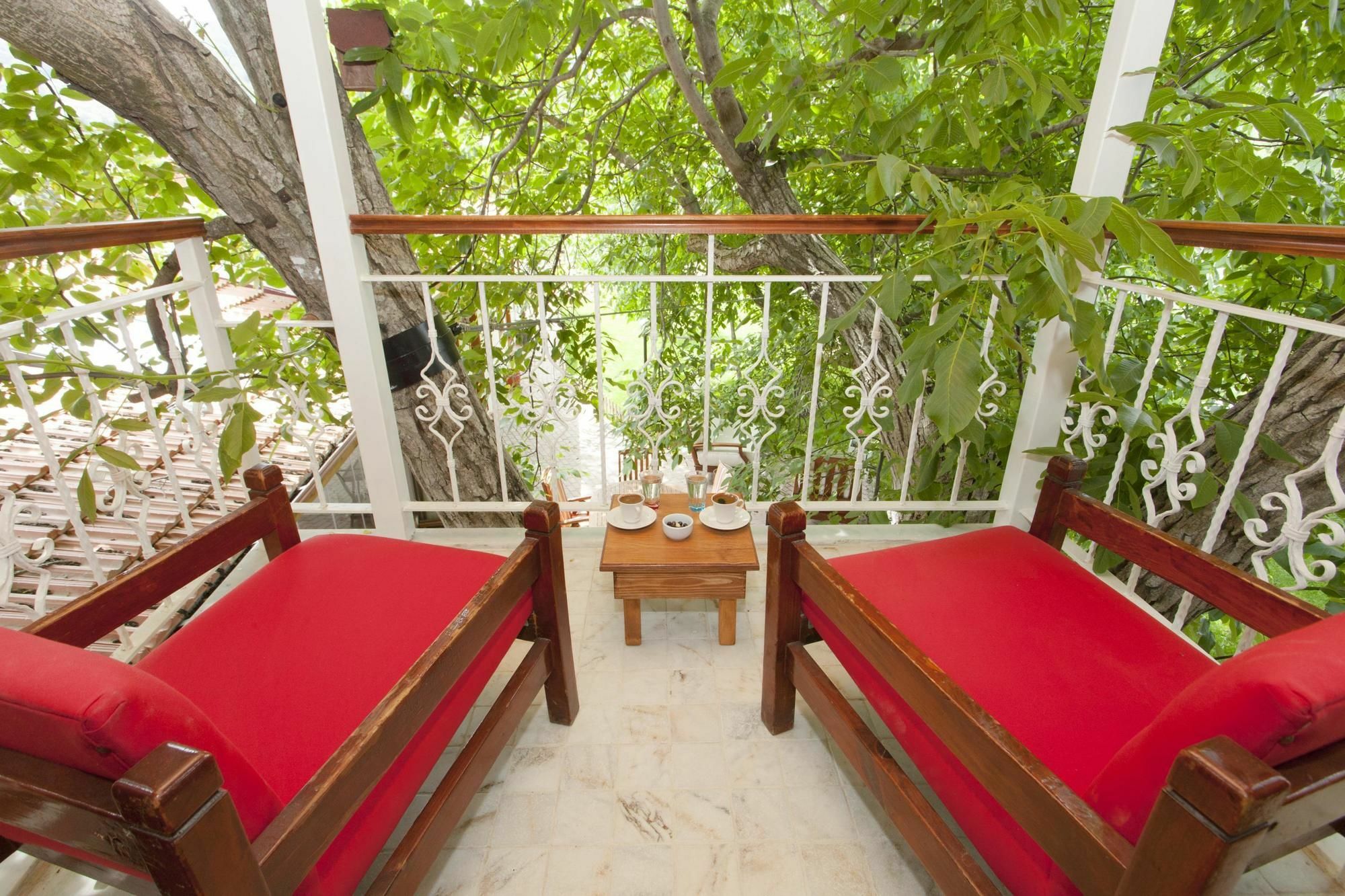 Ephesus Lodge كيرازلي المظهر الخارجي الصورة