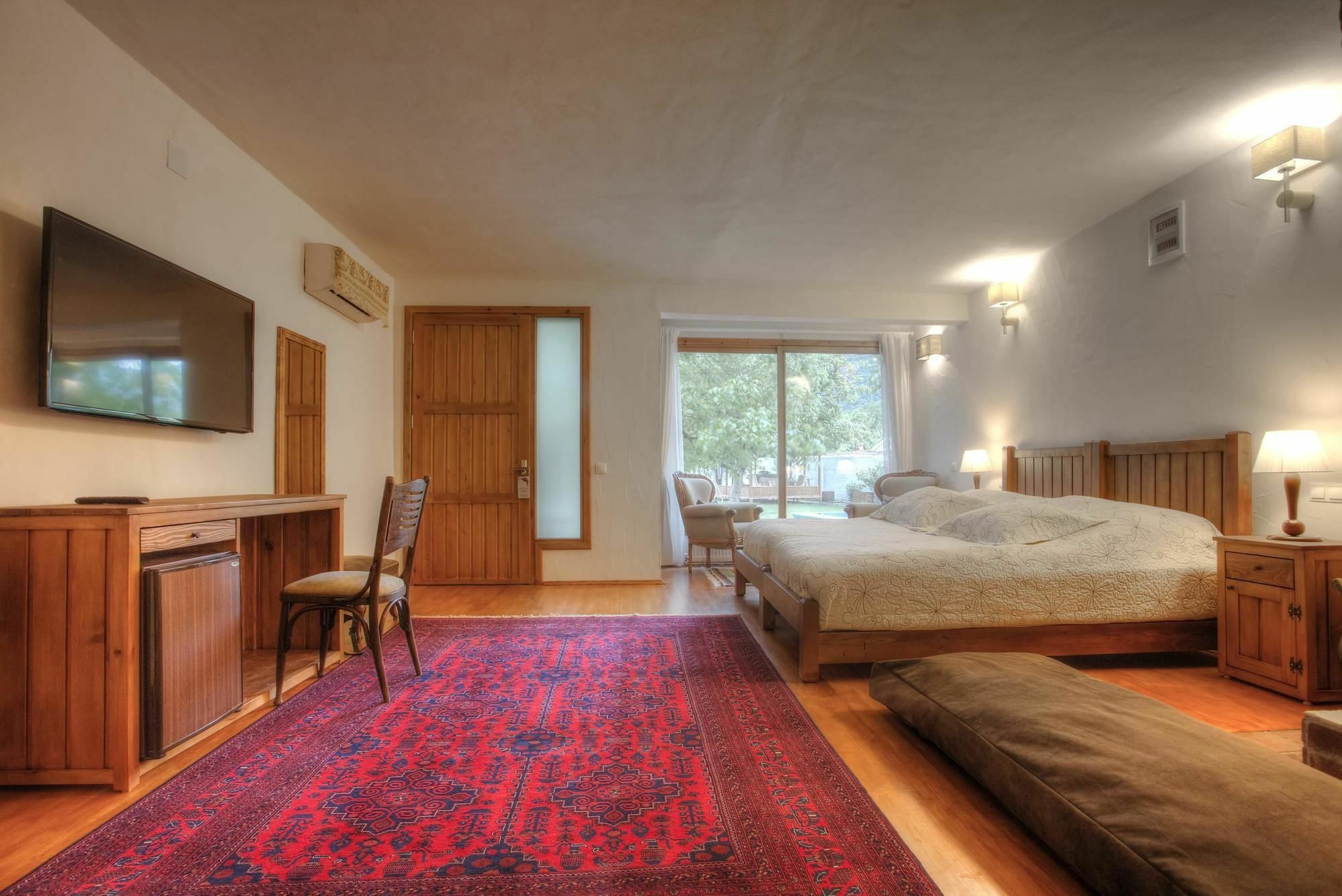 Ephesus Lodge كيرازلي المظهر الخارجي الصورة