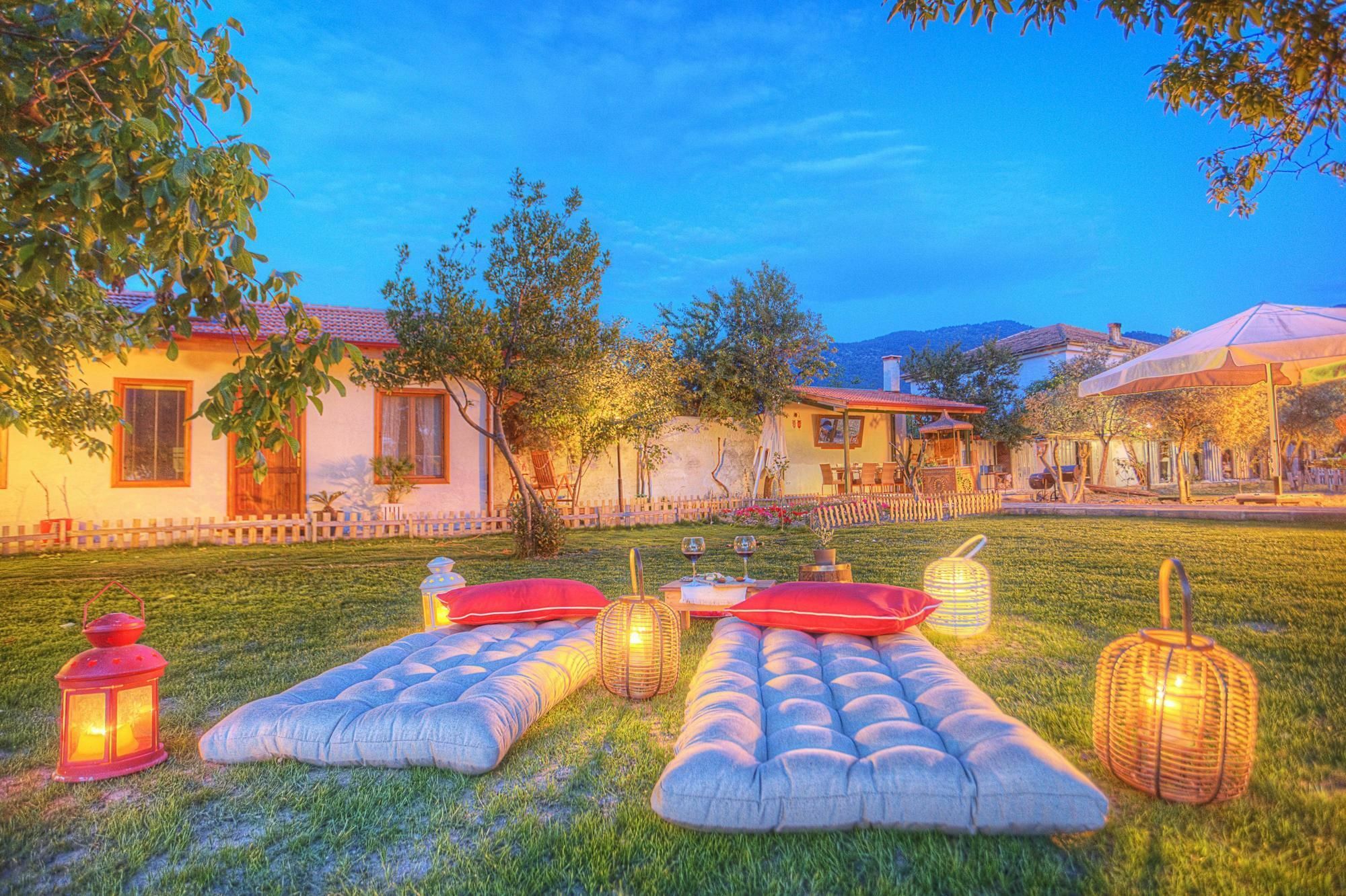 Ephesus Lodge كيرازلي المظهر الخارجي الصورة